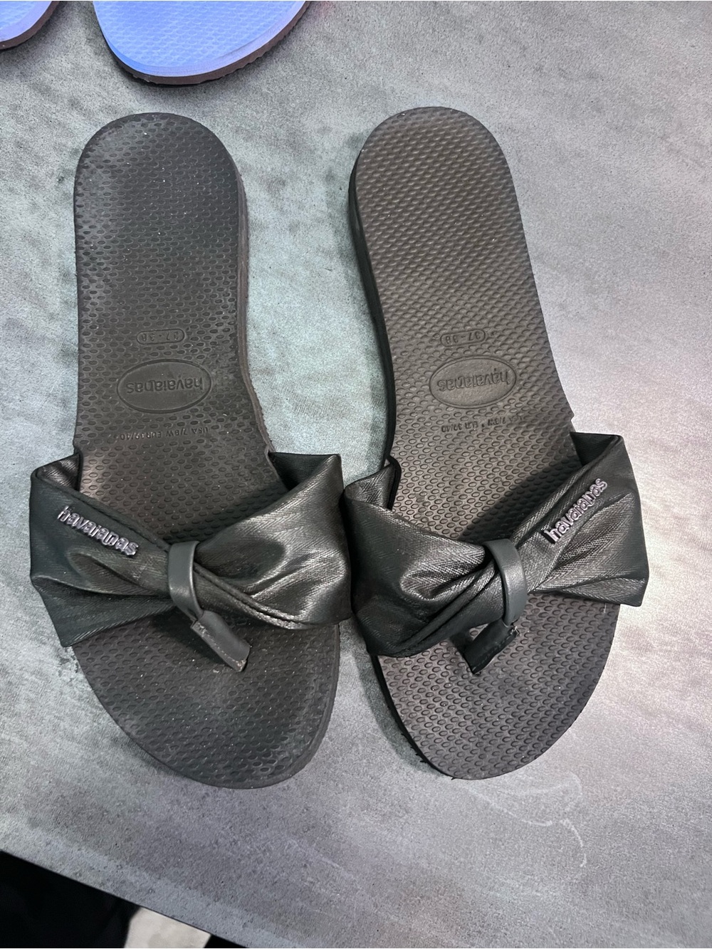 Havaianas Women’s Multicolor Slide Sandal Bundle - Black, Blue, Gray - Picture 3 of 4